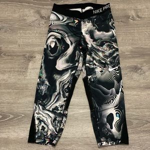 Nike Pro women’s size Medium leggings